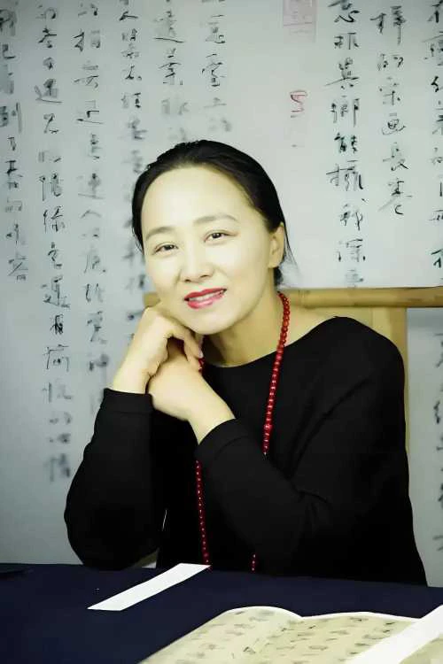 韦斯琴老师的照片，单击鼠标查看大图！